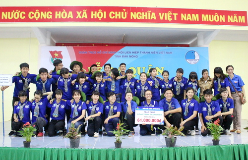 Sinh viên các trường ĐH, CĐ từ thành phố Hồ Chí Minh tham gia chiến dịch tại Đắk Nông